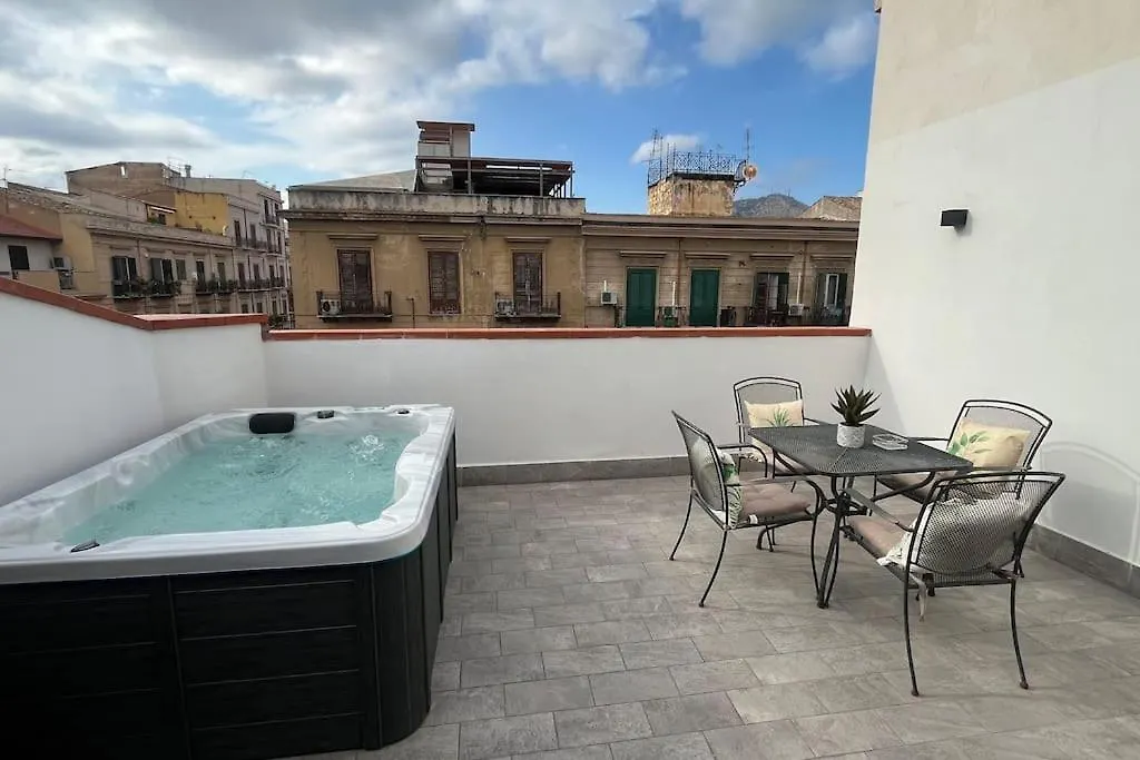 Attico Jacuzzi Politeama Palermo Apartman